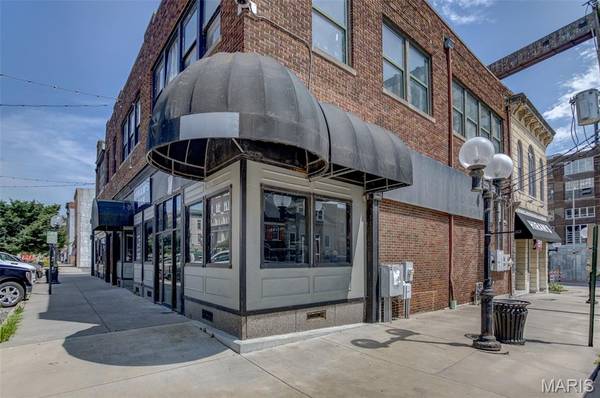 215 W 3rd ST, Alton, IL 62002