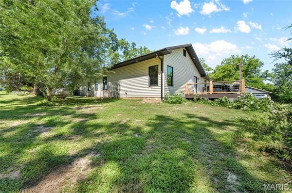 7572 Best LN, Alhambra, IL 62001