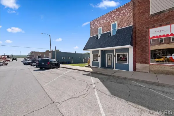 318 Broadway ST, Elsberry, MO 63343