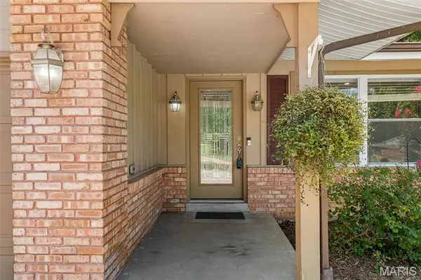 6371 Treeridge TRL, St Louis, MO 63129