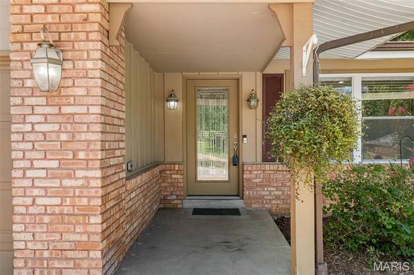 6371 Treeridge TRL, St Louis, MO 63129