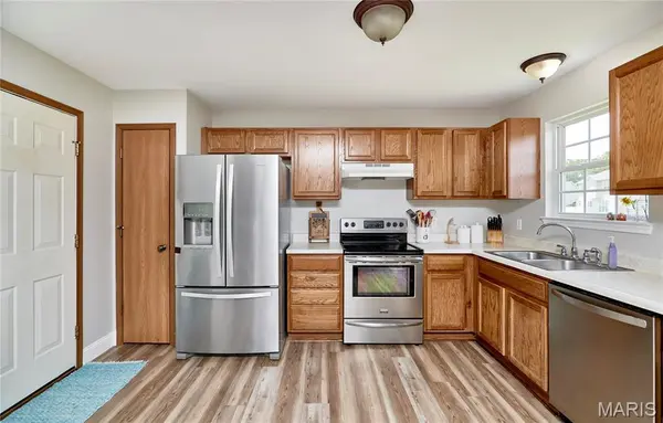 34 Robin Hood DR, Troy, MO 63379