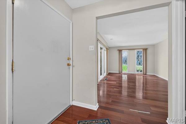 513 Glan Tai DR, Manchester, MO 63011