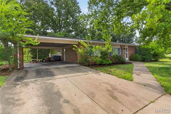1152 Indian Meadows DR, St Louis, MO 63132