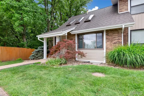 2873 Fairways CIR #N, Unincorporated, MO 63303