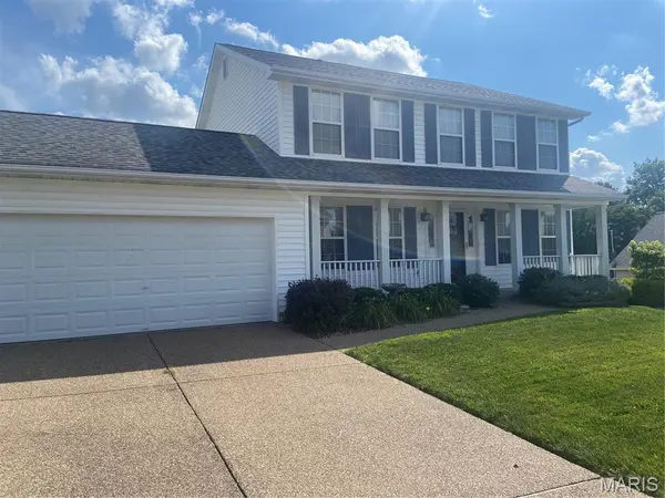 1113 Treeshade DR, St Peters, MO 63376