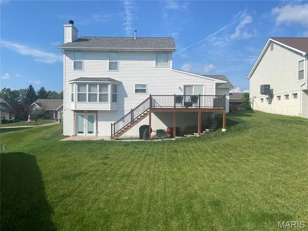 1113 Treeshade DR, St Peters, MO 63376