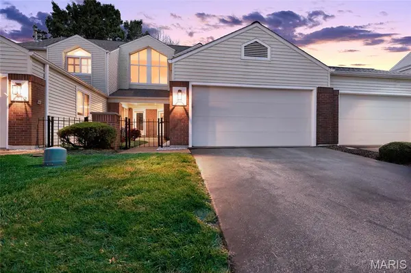 1710 Ridgeview Circle DR, Ballwin, MO 63021