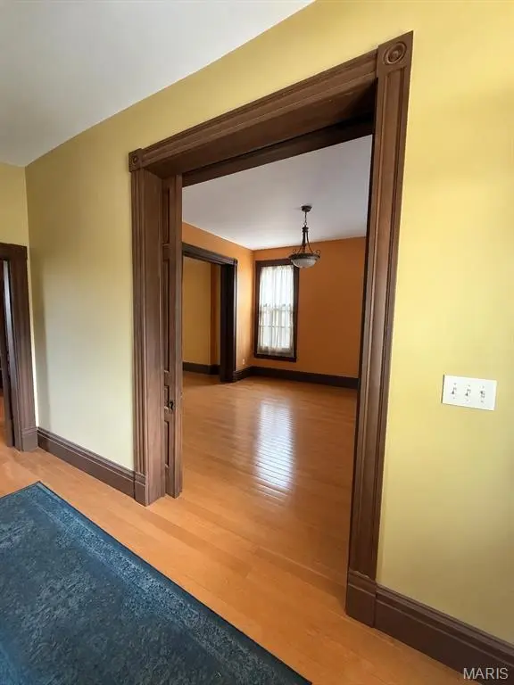 5025 Raymond AVE, St Louis, MO 63113