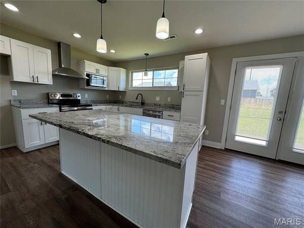 152 Mesa DR, Waynesville, MO 65583