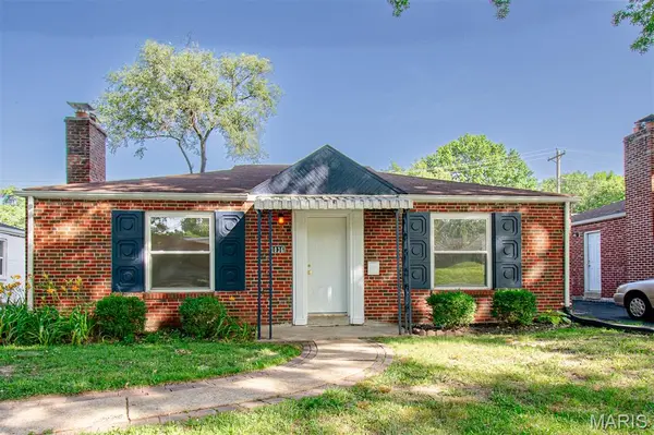 1036 GROBY RD, University City, MO 63130