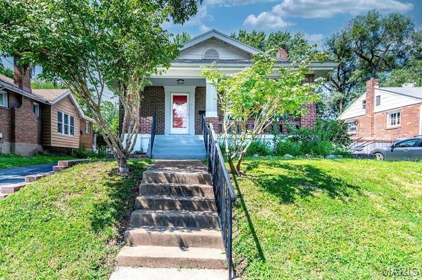 9051 Burton AVE, Overland, MO 63114