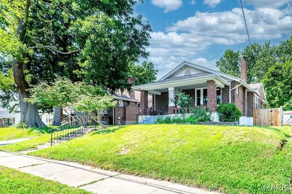 9051 Burton AVE, Overland, MO 63114