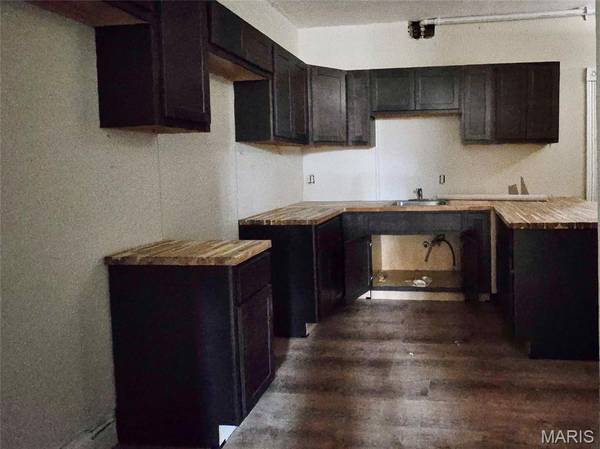 3451 Itaska ST, St Louis, MO 63111