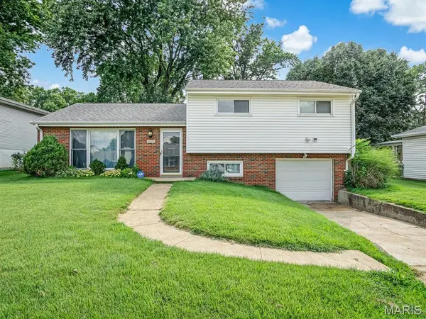 3608 Apple Orchard LN, St Louis, MO 63125