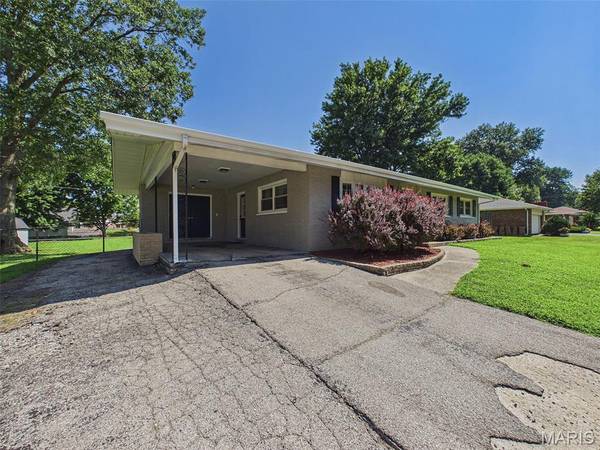 605 Fairway ST, Bethalto, IL 62010