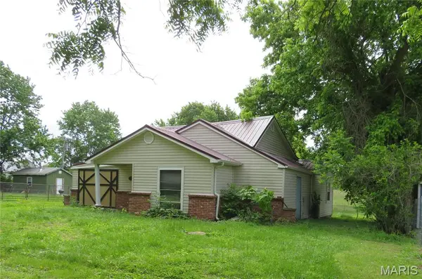 90 W Blue Bird LN, Leasburg, MO 65535