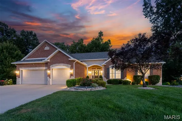 281 Fountain DR, Glen Carbon, IL 62034
