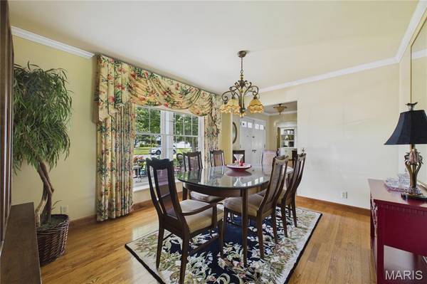 3555 Meserta LN, Florissant, MO 63033