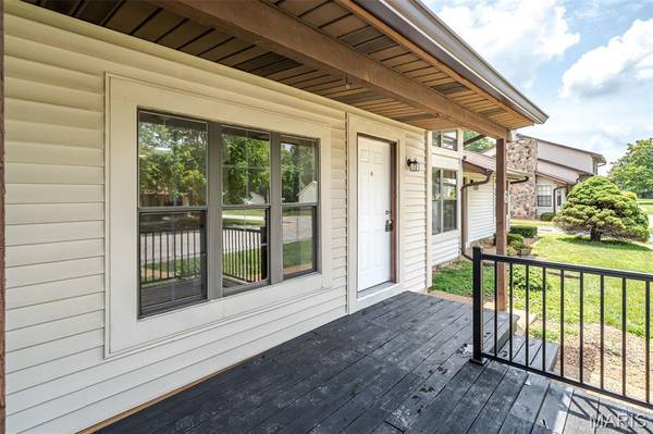 6 Rabbit Trail DR, Washington, MO 63090