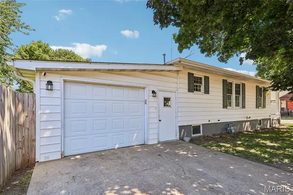 304 N Chiles ST, Carlinville, IL 62626