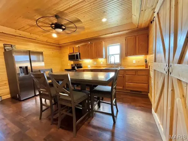 107 E 2nd ST, Mountain View, MO 65548