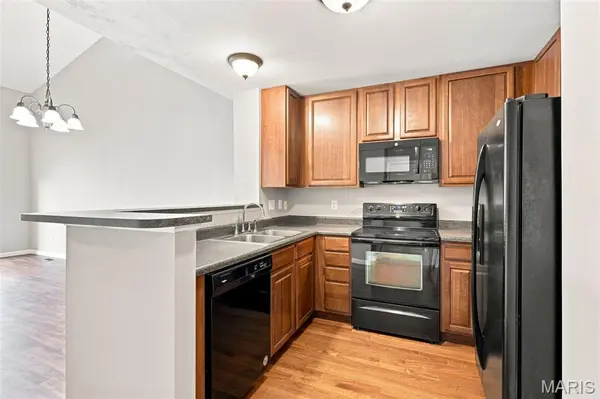 53 Country Village CT, O'fallon, MO 63367