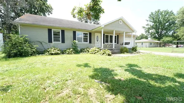 811 Chautauqua Lane, Dexter, MO 63841