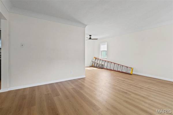 6949 Melrose Ave. AVE, University City, MO 63130