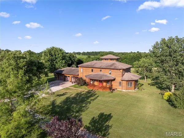 22694 Spencer LN, Kirksville, MO 63501