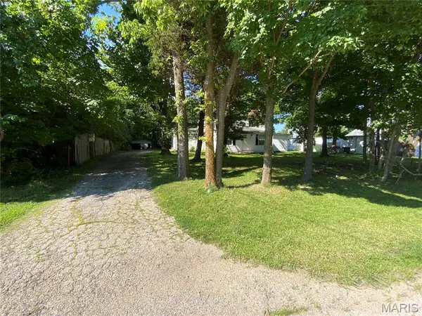 17303 Manchester RD, Wildwood, MO 63038