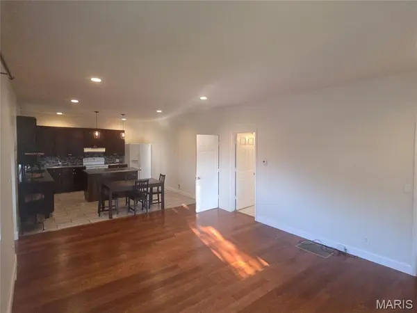 6456 Southwest AVE, St Louis, MO 63139