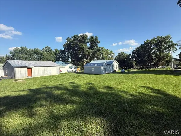 504 E Park ST, Brashear, MO 63533