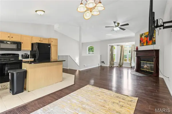 704 Sportsmans CT, Warrenton, MO 63383