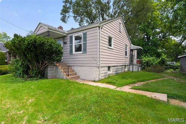 2142 Penfield AVE, Vinita Park, MO 63114