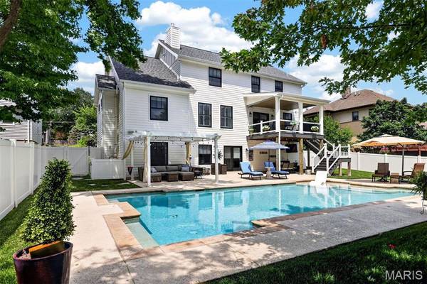 1060 Chelsea AVE, Glendale, MO 63122