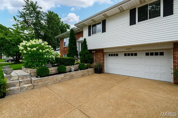 10202 Jubil DR, Affton, MO 63123