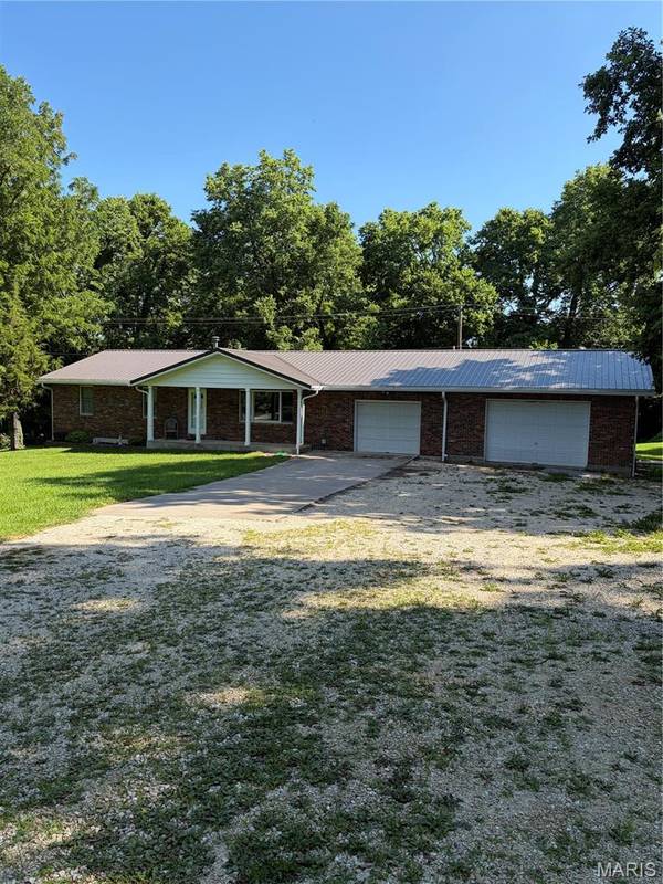 8773 Highway 79, Louisiana, MO 63353