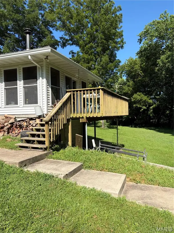 8773 Highway 79, Louisiana, MO 63353