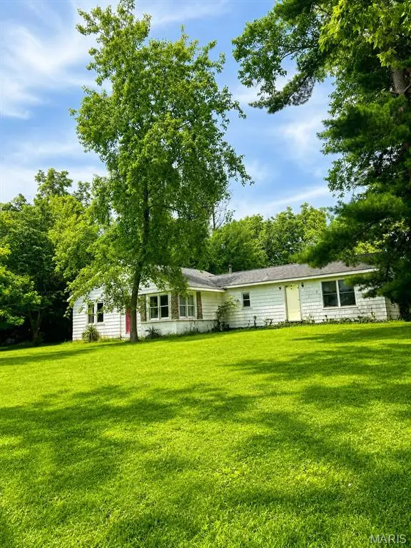 413 Reis RD, Ballwin, MO 63021