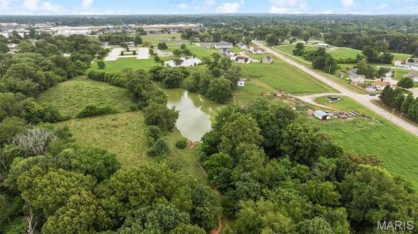 345 Long Acre DR, Fairview Heights, IL 62208