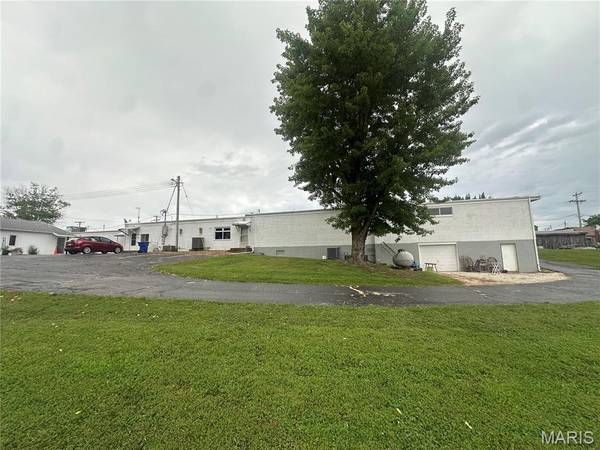 303 Highway 63, Vienna, MO 65582