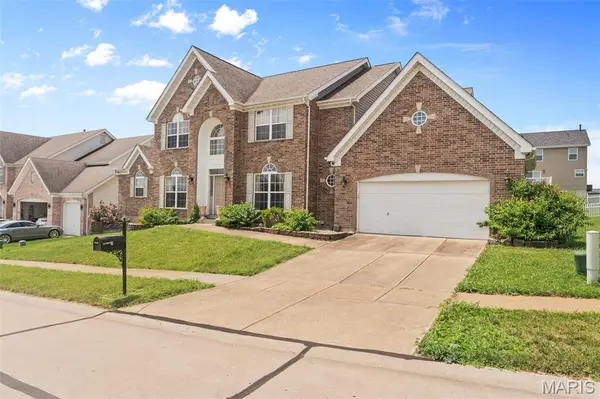 5136 Delcastle DR, Florissant, MO 63034