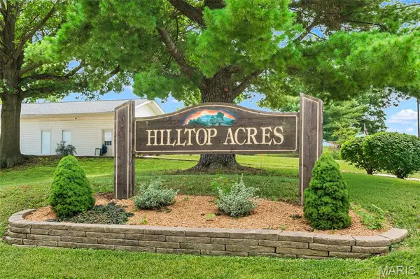 4748 Hilltop DR, Washington, MO 63090