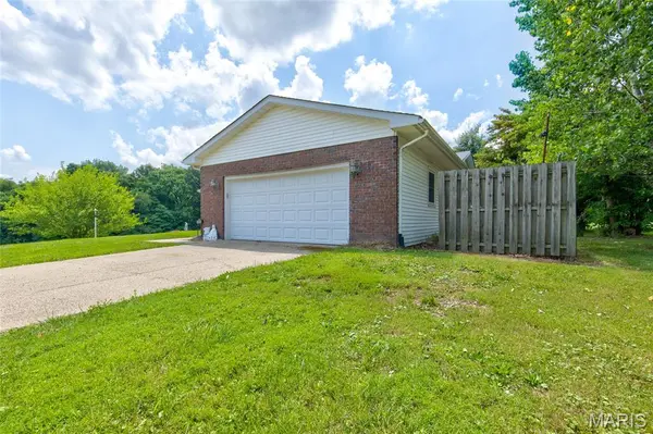 14904 Sycamore ST, Grafton, IL 62037