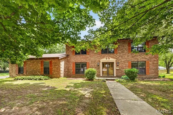 1020 N Smiley ST, O'fallon, IL 62269