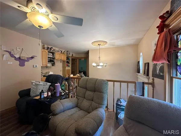 1644 LAKESHORE DR, Owensville, MO 65066
