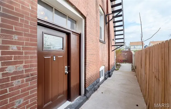 4253 Washington BLVD #A, St Louis, MO 63108
