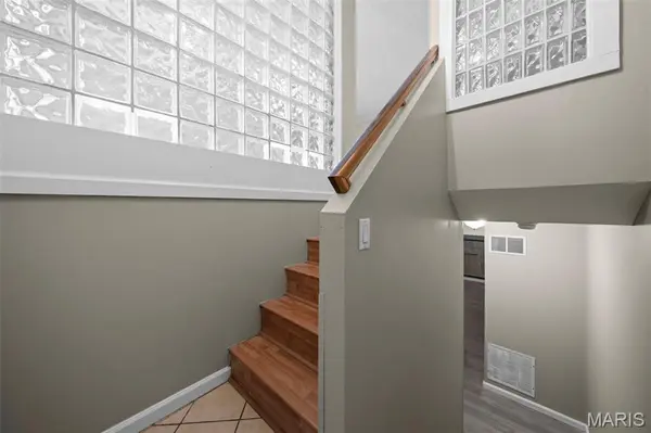 2317 Driftwood PL, Maryland Heights, MO 63146