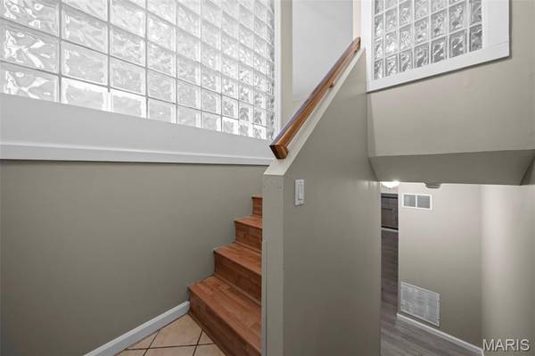 2317 Driftwood PL, Maryland Heights, MO 63146
